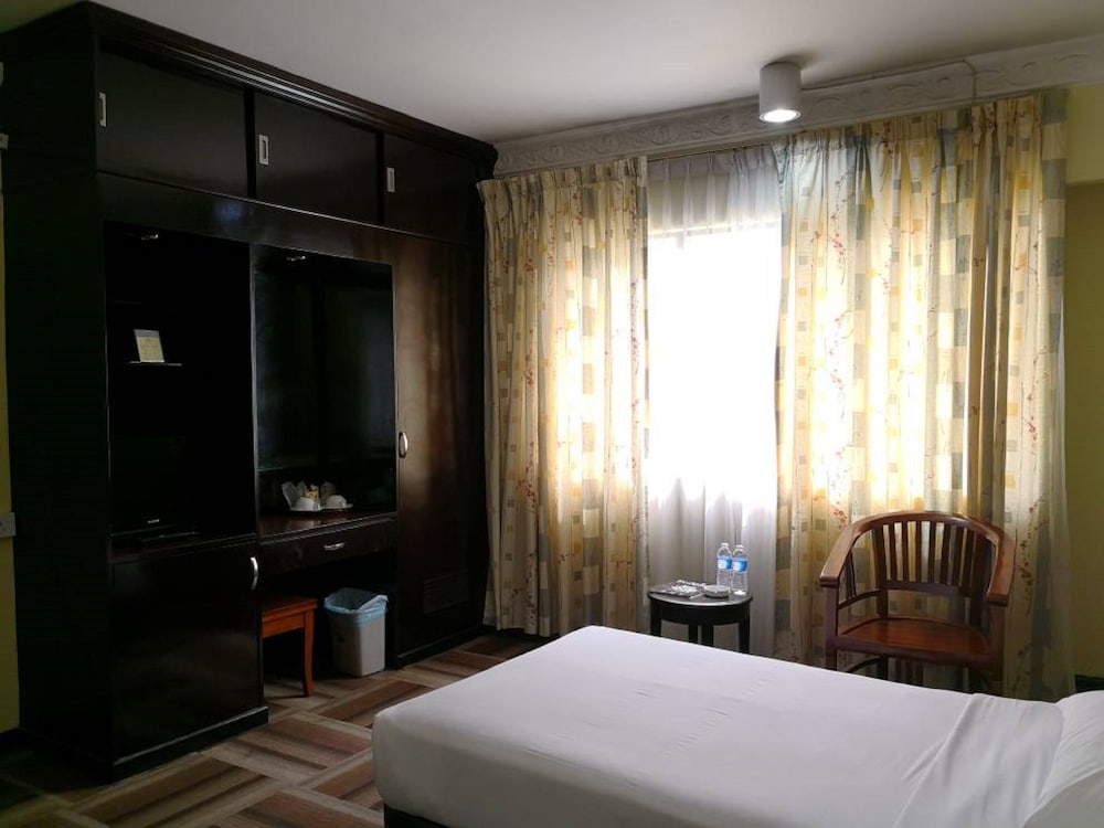 Palace Hotel 32/45