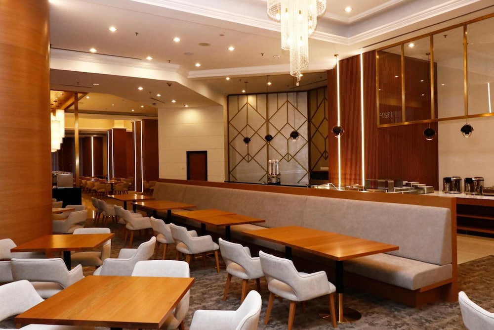 Mardhiyyah Hotel And Suites 42/52