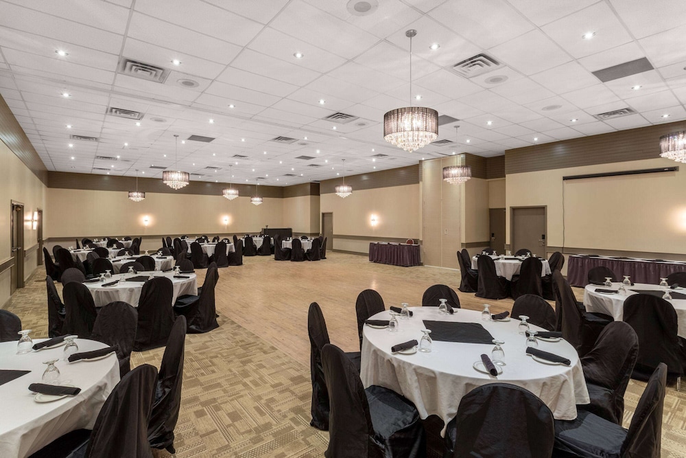 Ramada By Wyndham Northern Grand Hotel Conference Centre 52/58