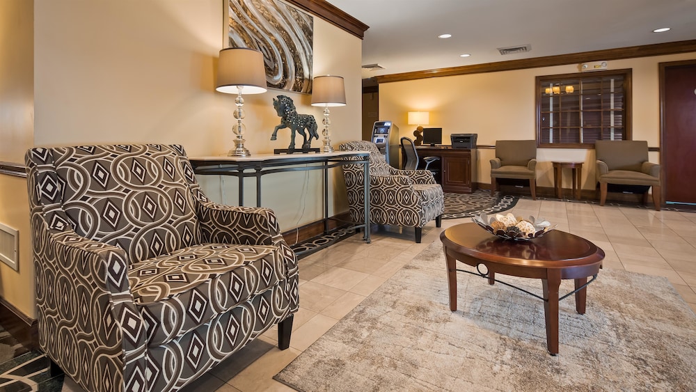 Best Western Louisville East Inn & Suites 25/38