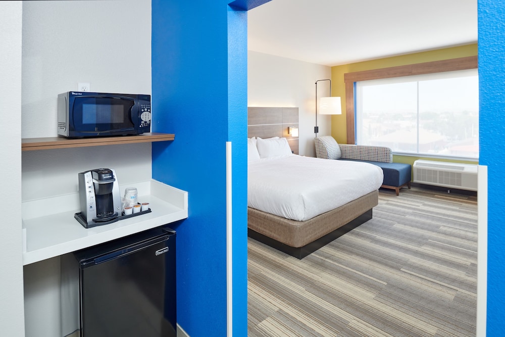 Holiday Inn Express El Paso Sunland Park Area 10/34