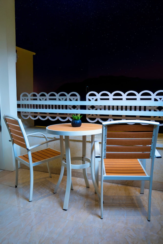 OPAL HOTEL 4/50