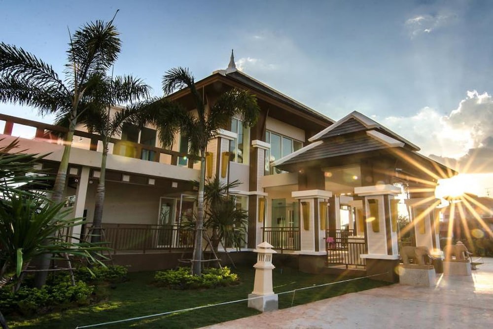 The Lake Hotel photo3