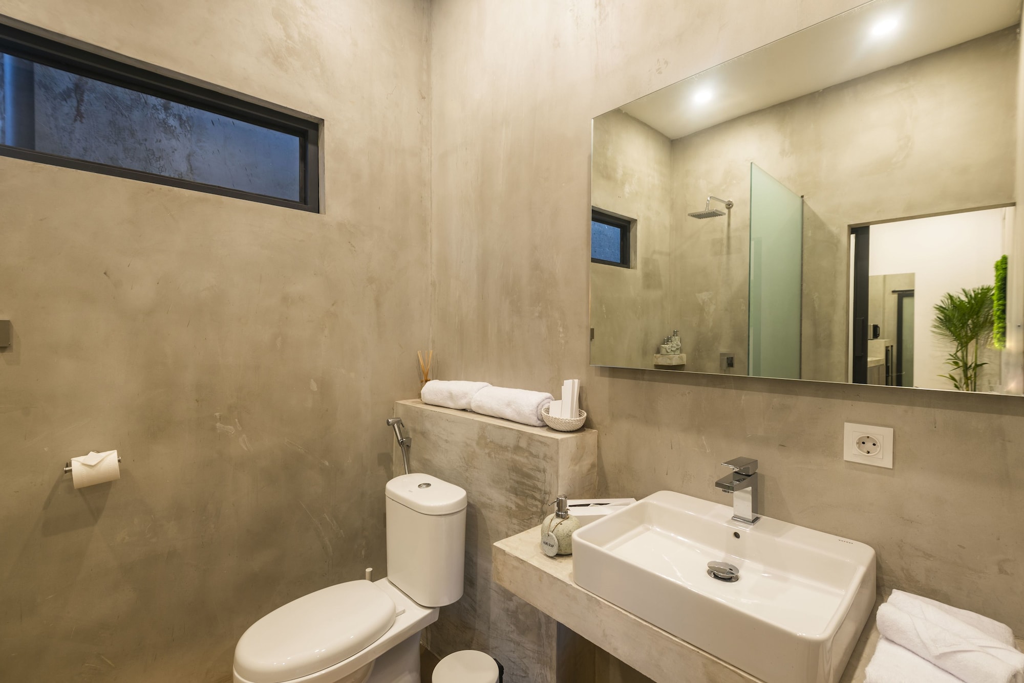 استوديو ديلوكس بسرير كينج بإطلالة على المسبح، Canggu Dream Studios and Villas 6/6