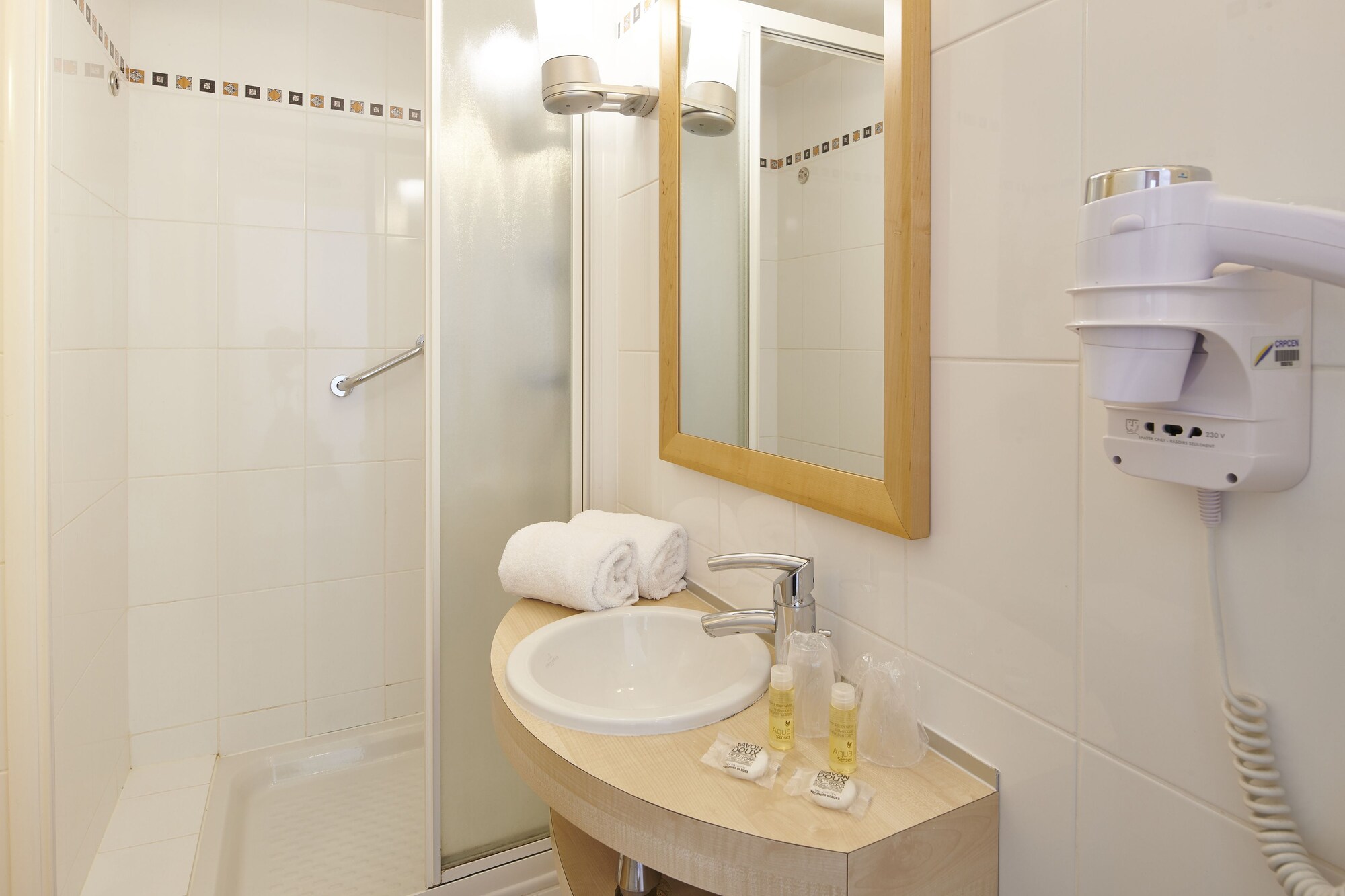 Comfort, Twin Beds, Sea Side, on the Side، Hotel Vacances Bleues Villa Caroline 3/3