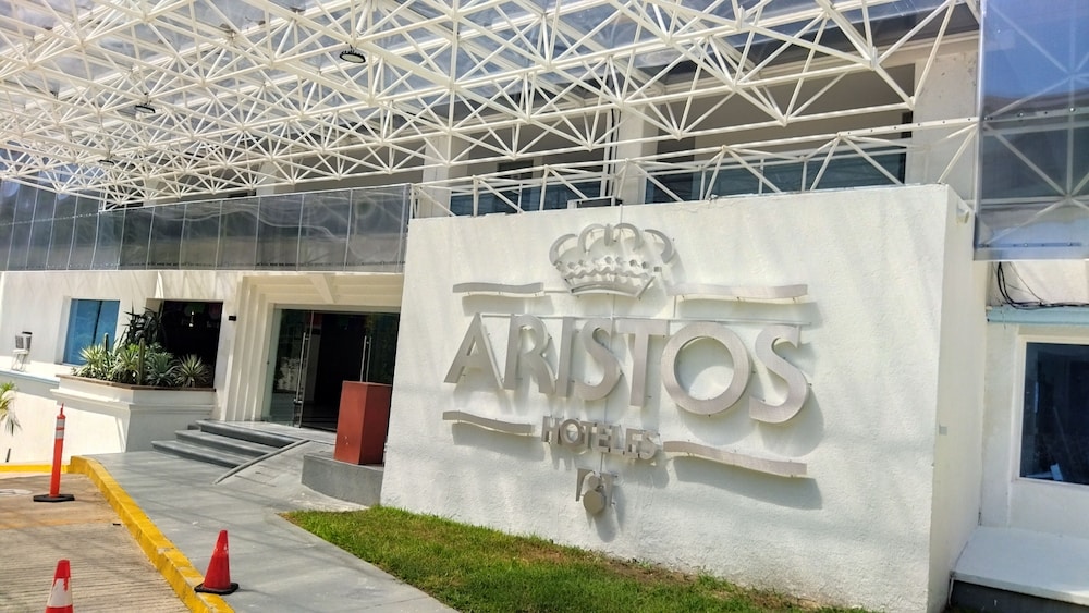 Hotel Aristos Acapulco 42/50