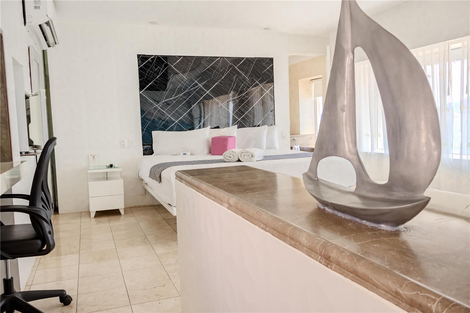 جناح بسرير كينج، Best Western Plus Luna Del Mar 4/6