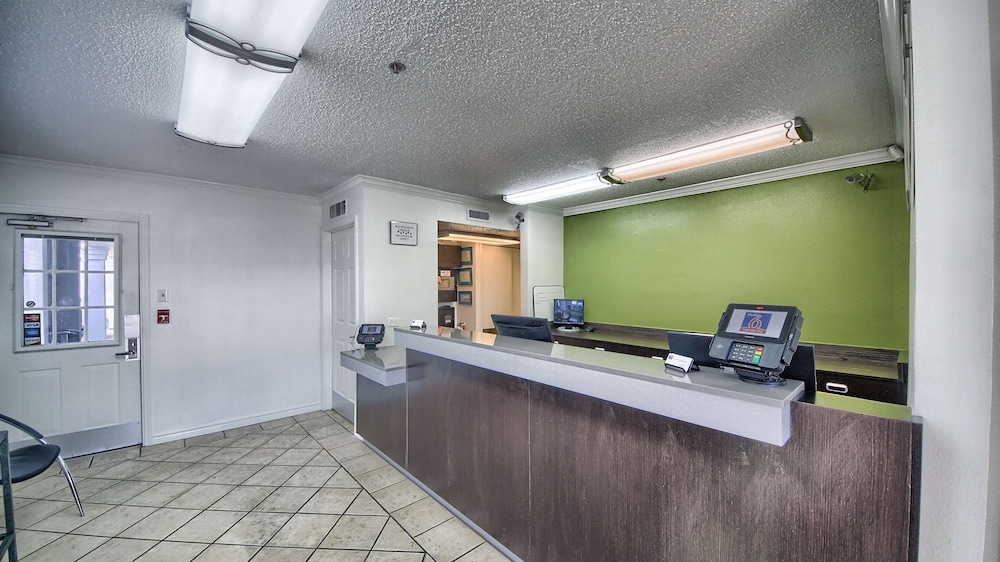 Studio 6 Extended Stay - San Antonio, TX - Six Flags 7/58