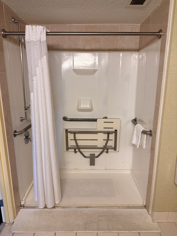Lynchburg Grand Hotel 28/50