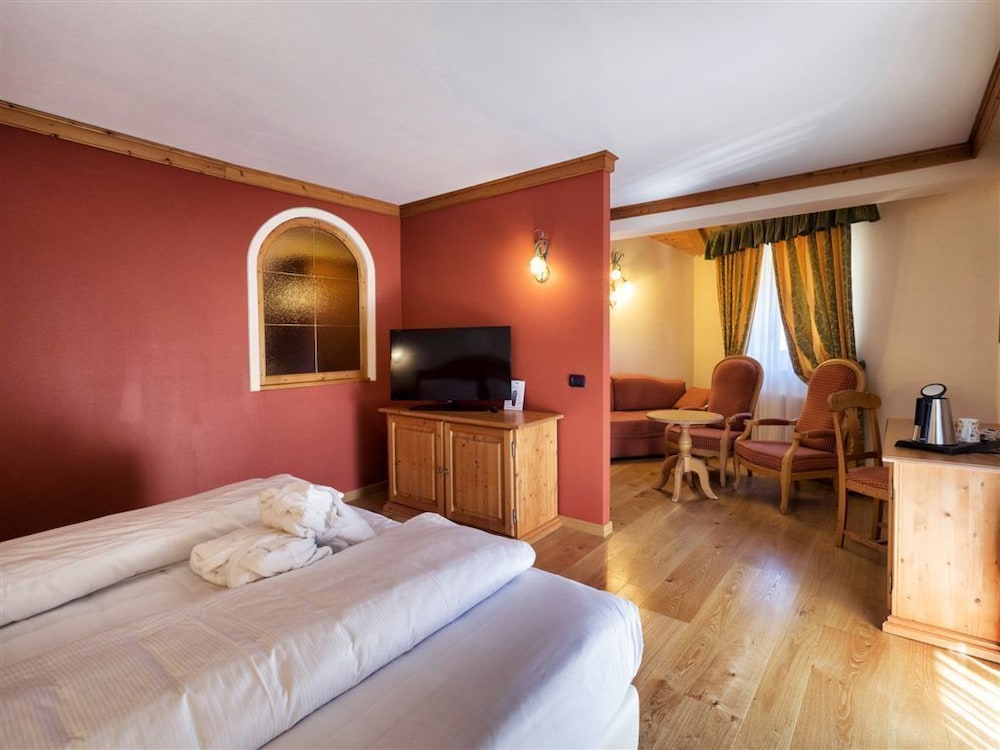 ROOM, TRIPLE