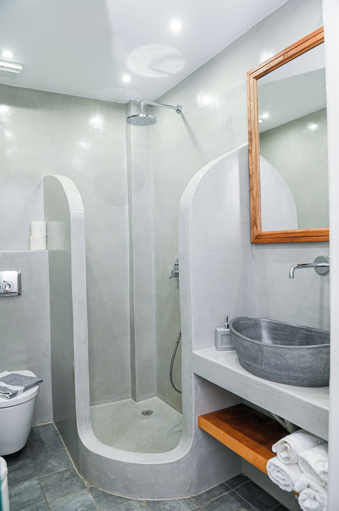 Family, Studio, 1 Single and 2 Double Beds, Sea View, Balcony، KAFIERIS BLUE SANTORINI 2/2