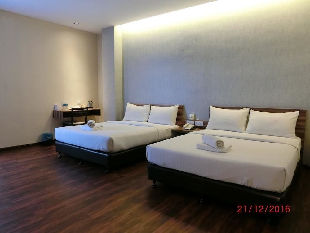 D Elegance Hotel 25/43