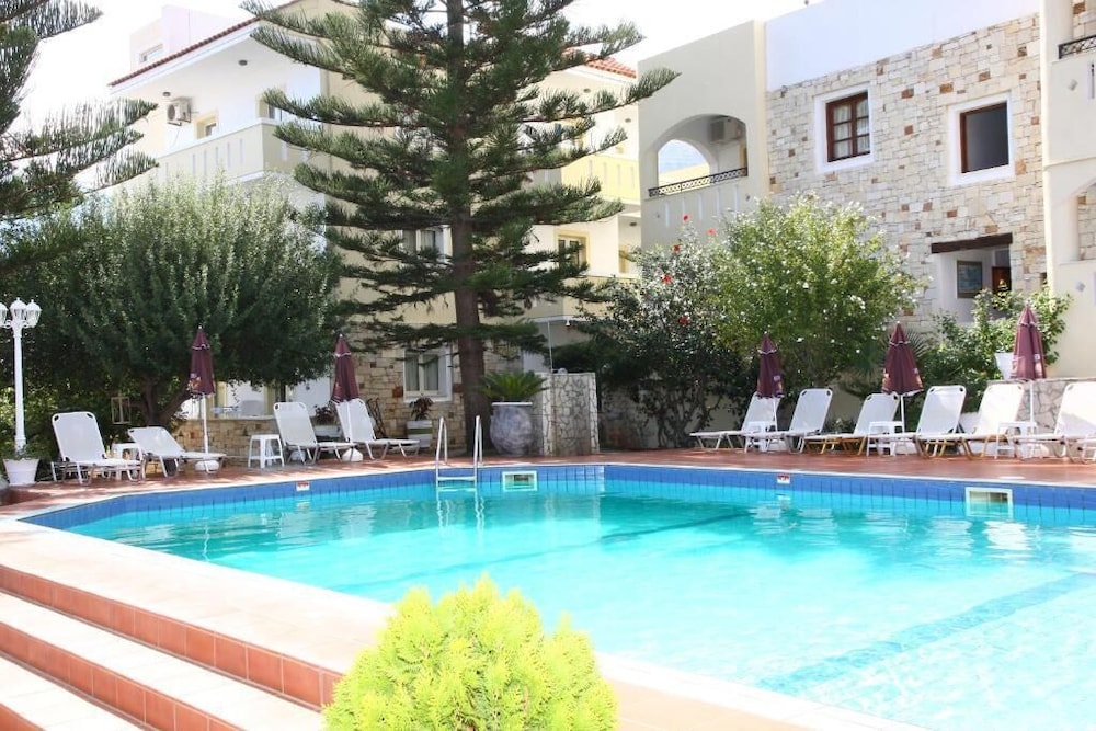 Nikos Apartments 16/76