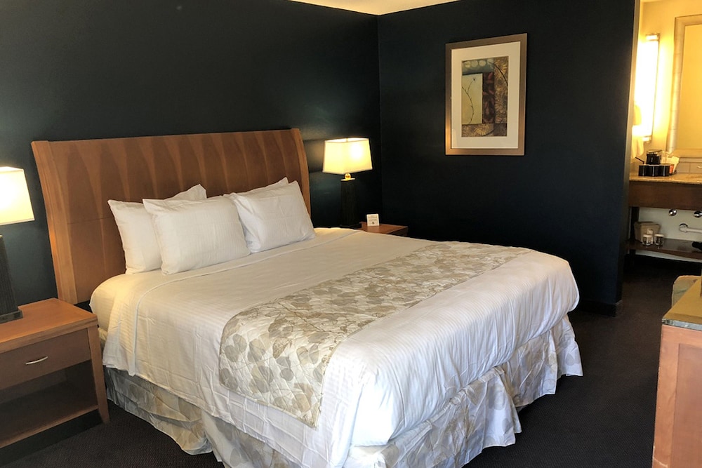 Cascades Inn 12/70