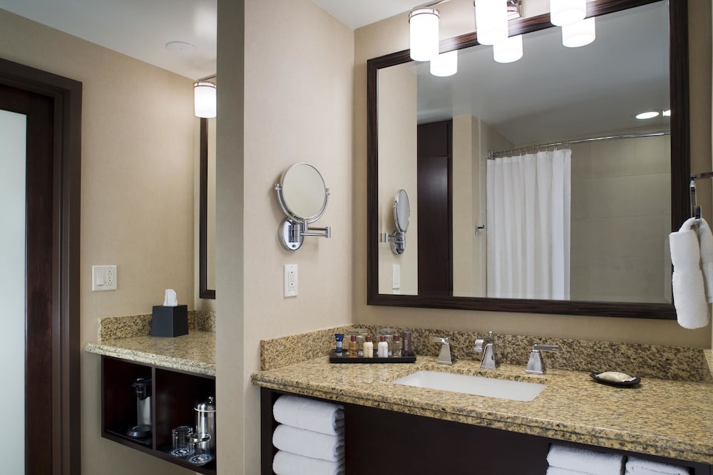 Sheraton Uptown Albuquerque 9/44