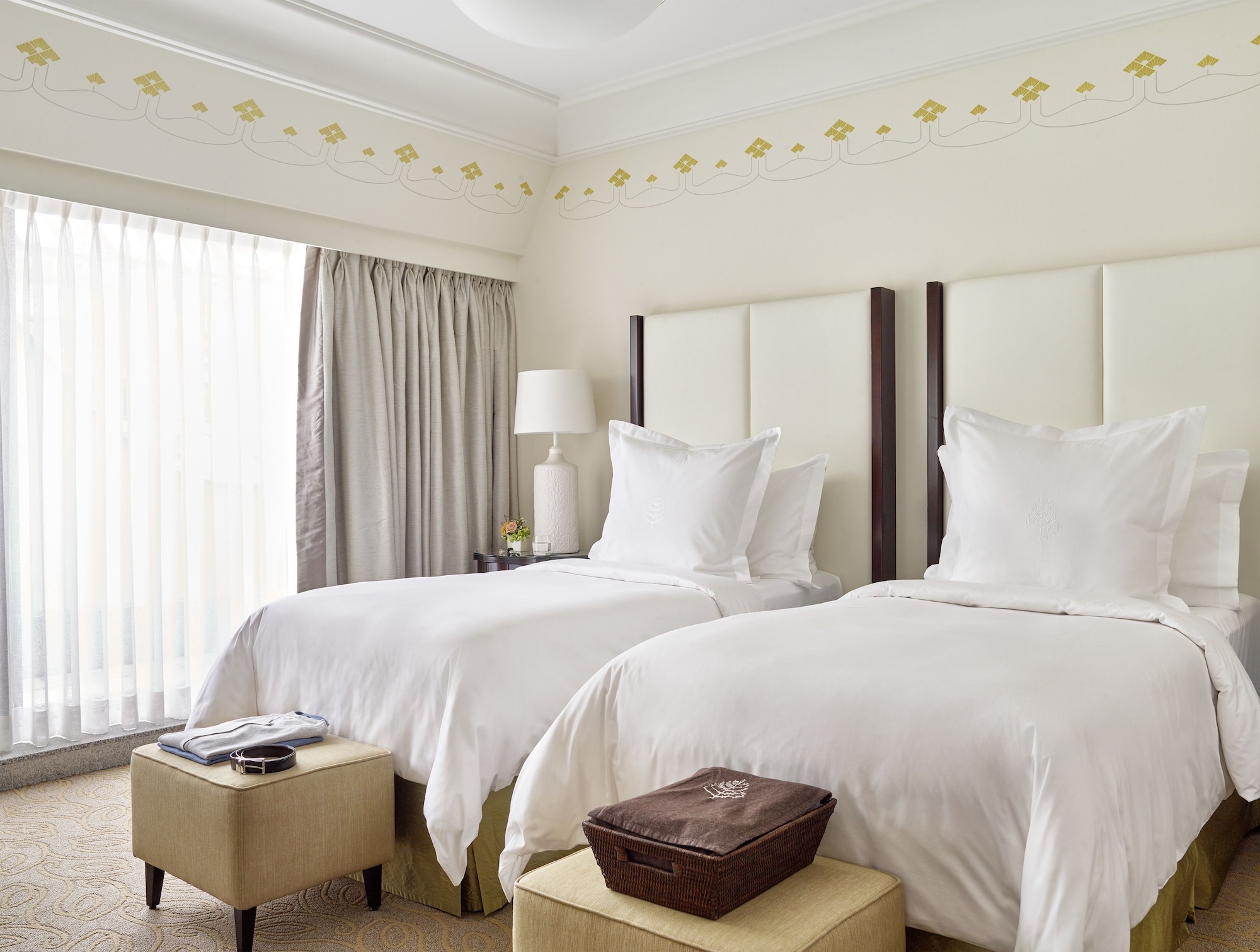 SUPERIOR, TWIN BEDS