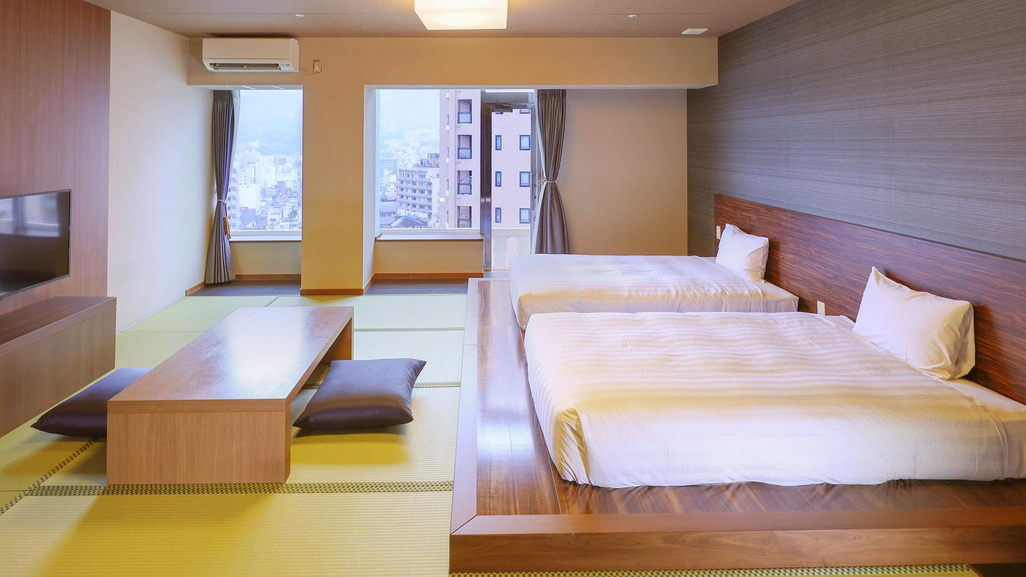Standard, Twin Beds, City Side, No Bathroom