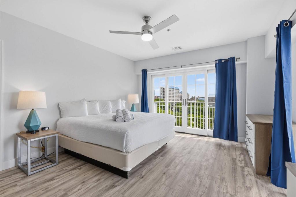 Efficiency, Suite, King Bed