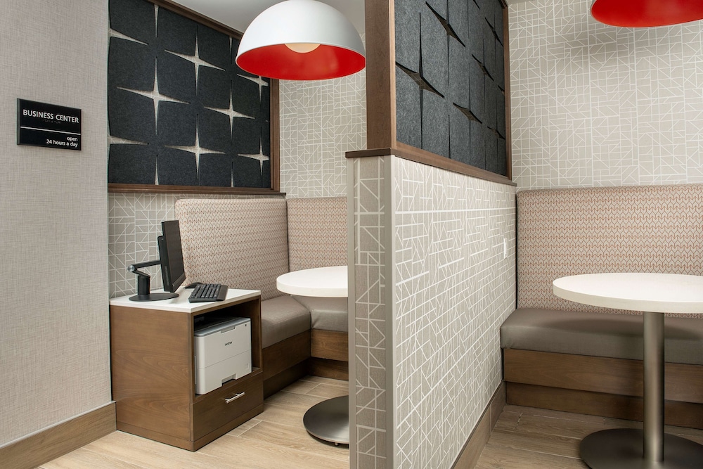 Hampton Inn Warroad 11/53