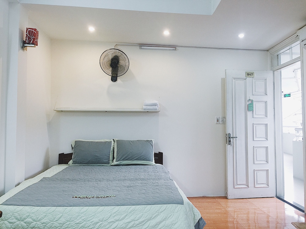 SUPERIOR, STUDIO, APARTMENT