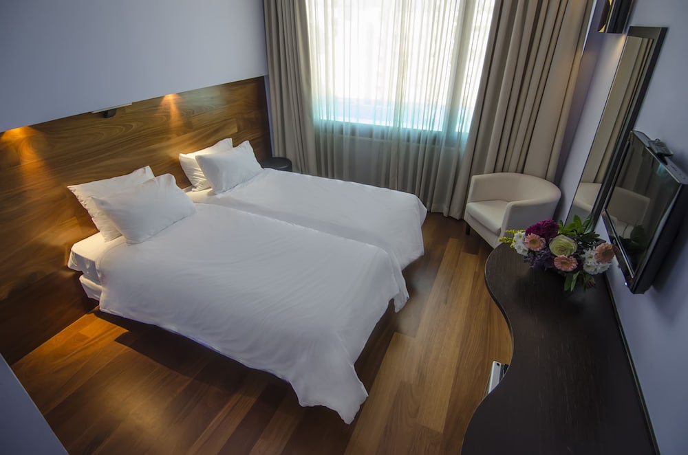 Room at Athens Center Square Hotels, ATHENS