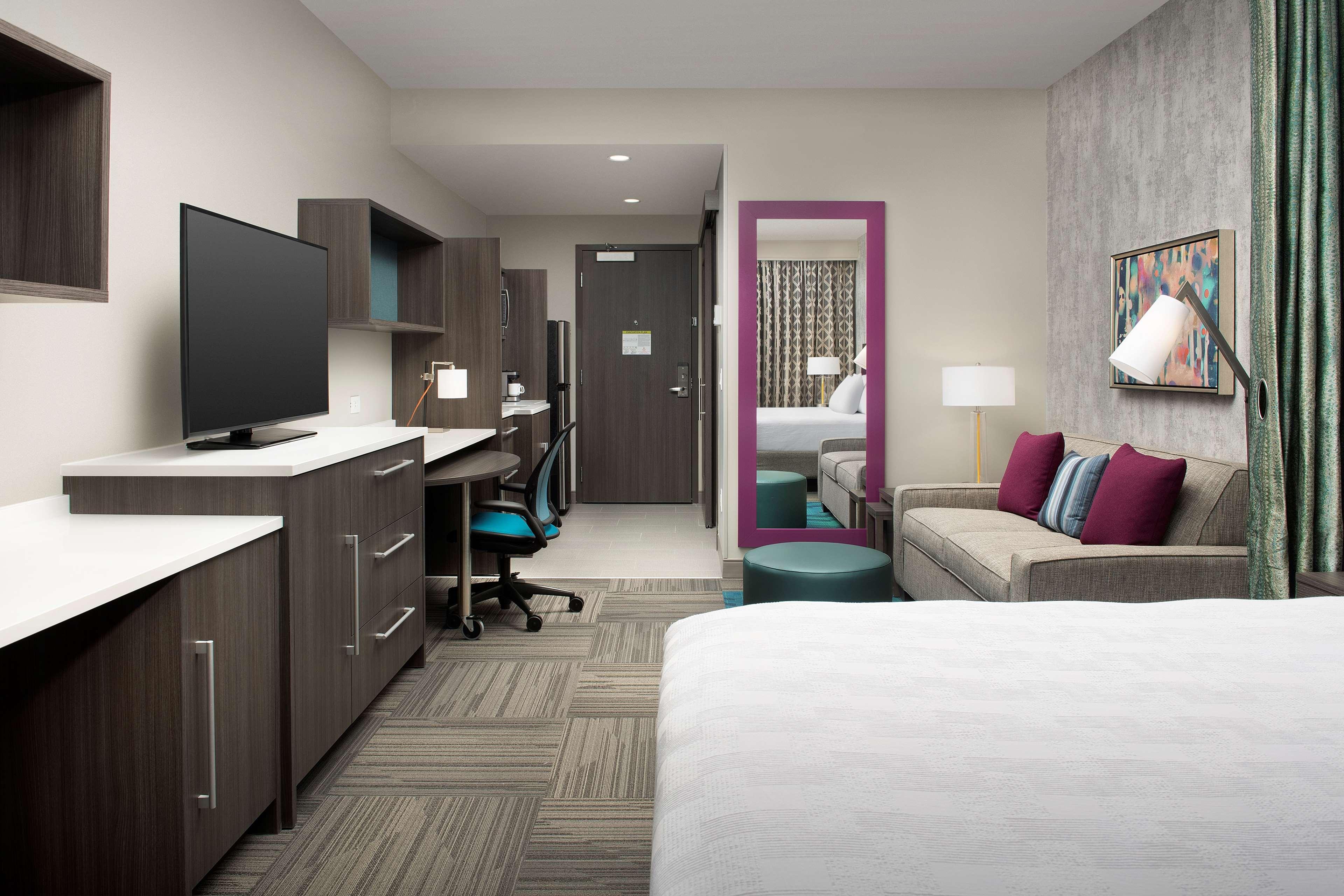 STUDIO, SUITE, KING BED, ACCESSIBLE