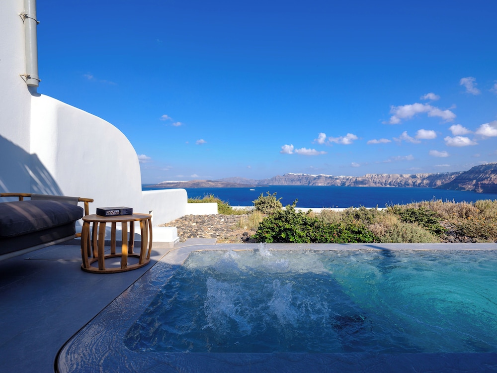 Neptune Luxury Spa Suites 66/72