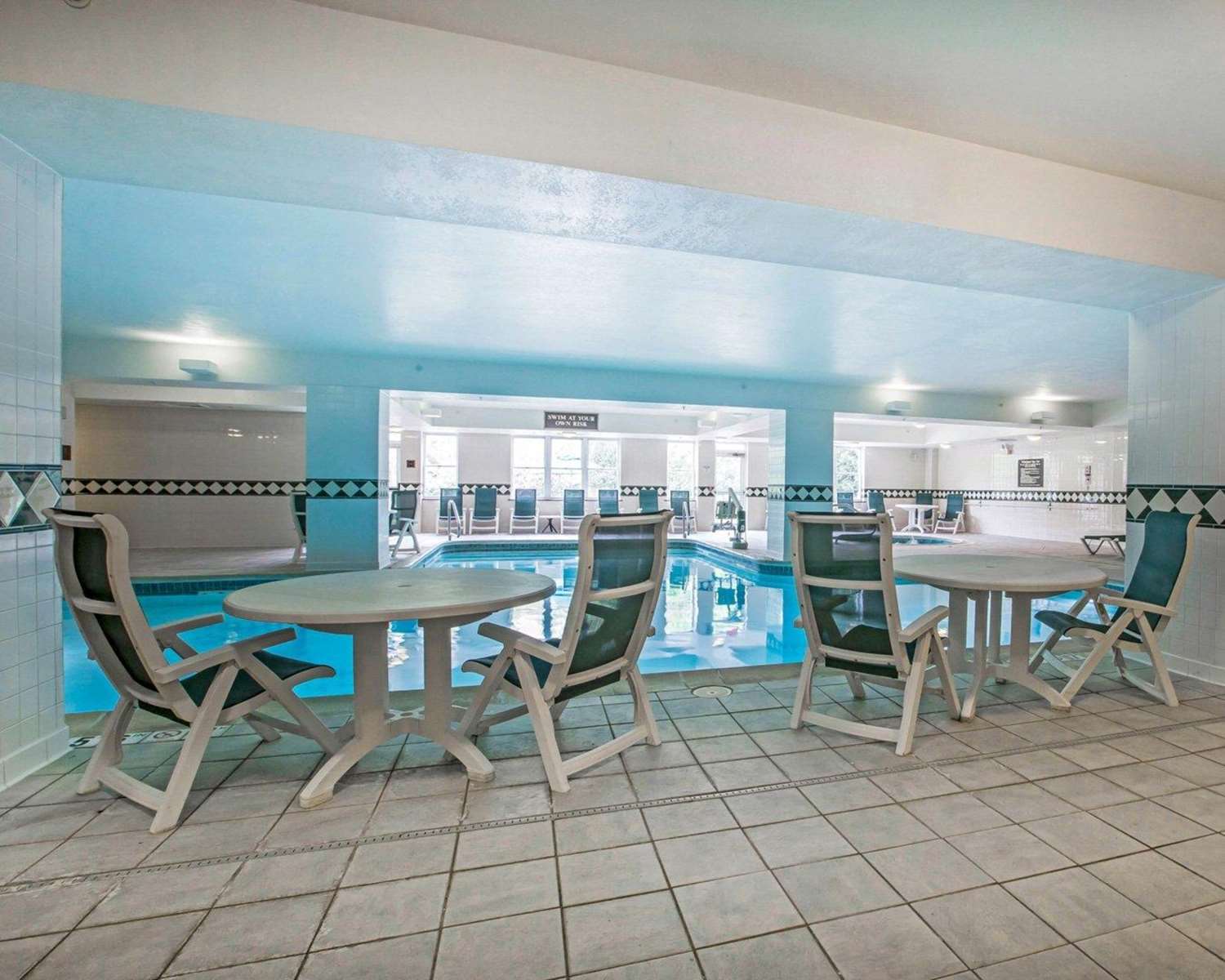 Comfort Inn and Suites Near Burke Mountain Saint Johnsbury, VT 21/32