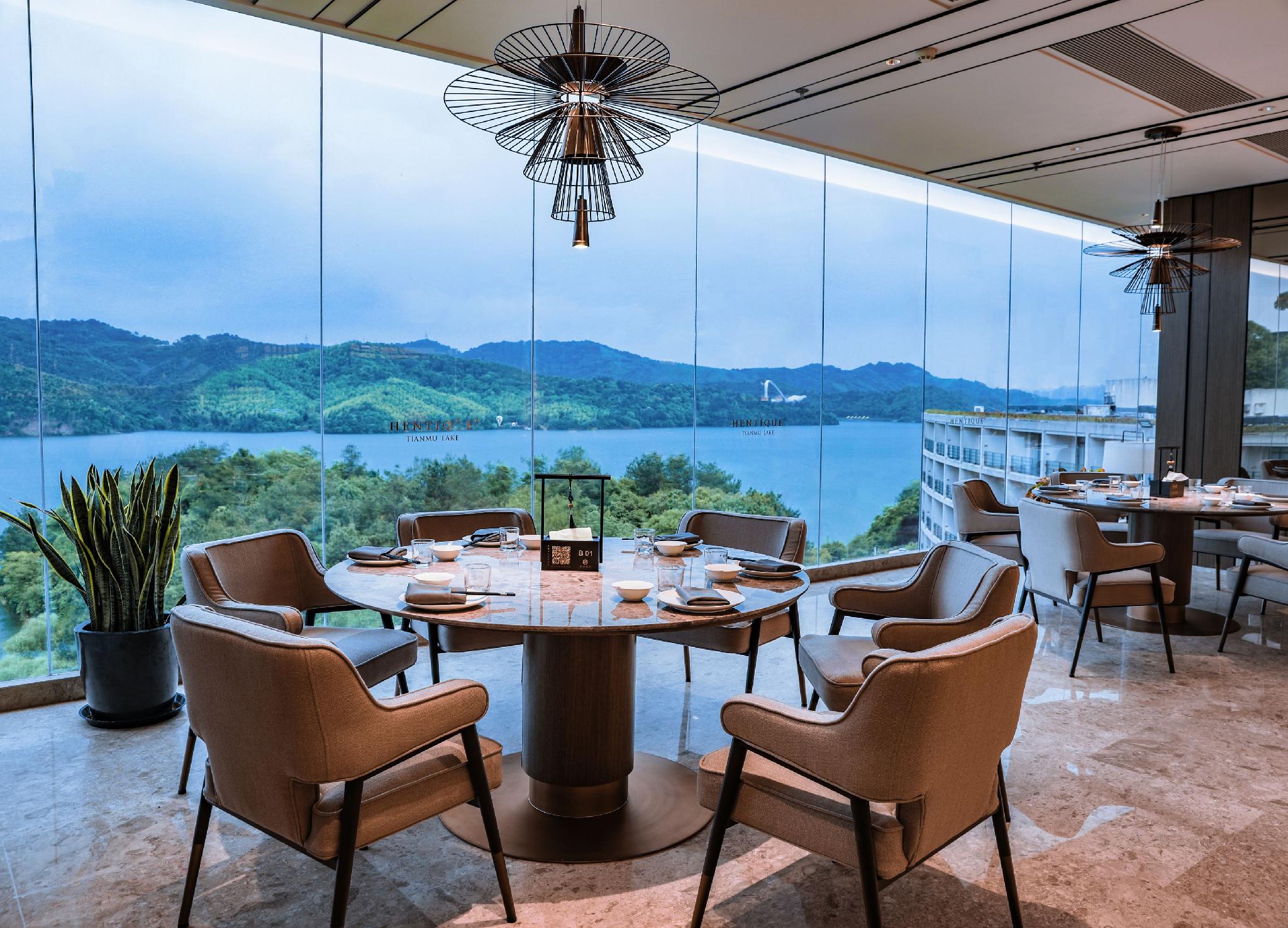 Hentique Resort & Spa 37/53