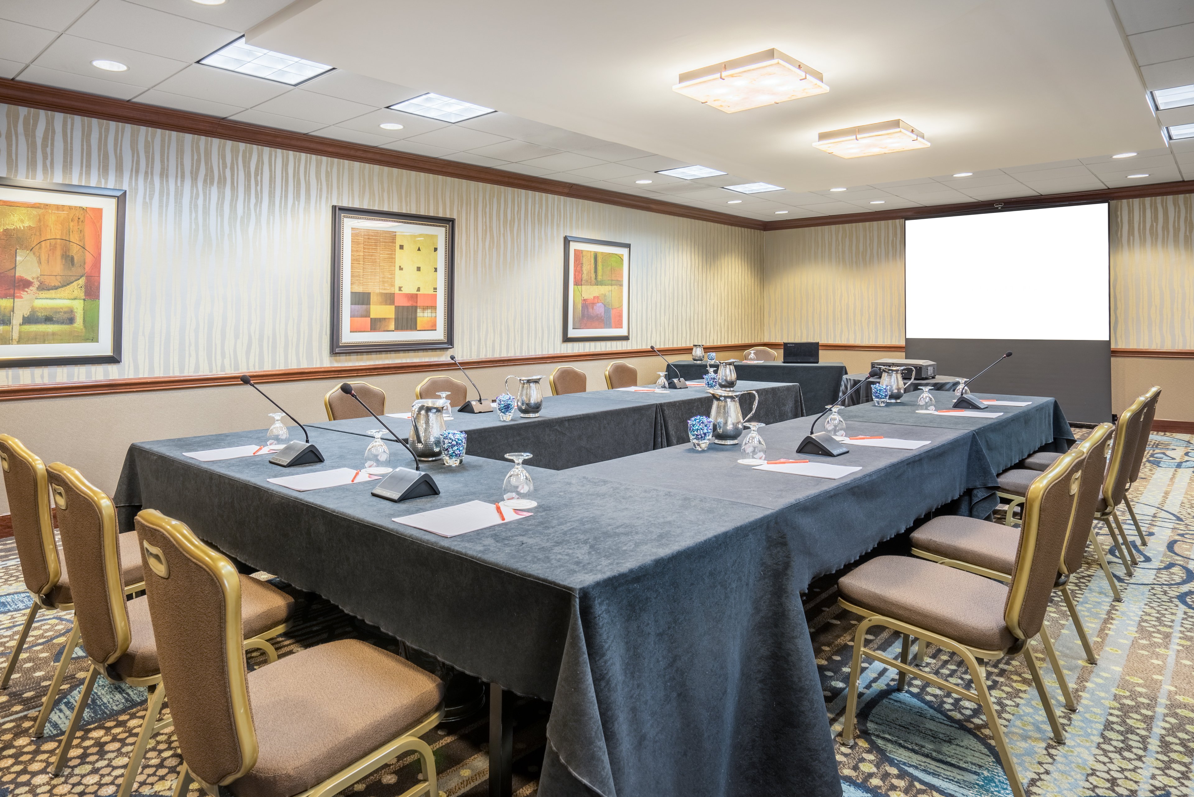 Crowne Plaza Crystal City Washington D C 24/32