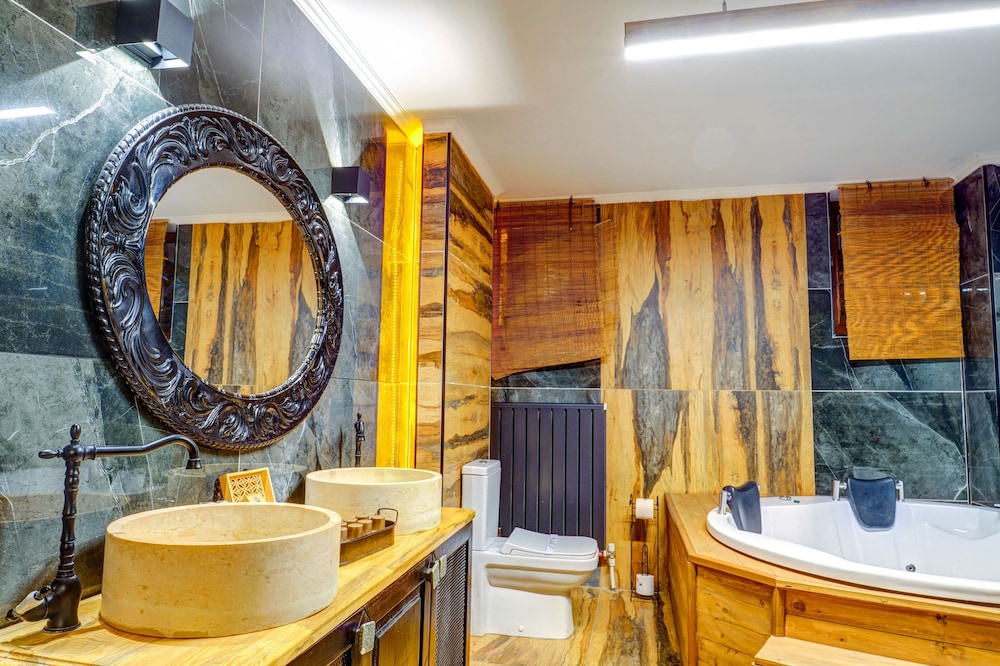 Kerem ile Asli Butik Otel 49/50