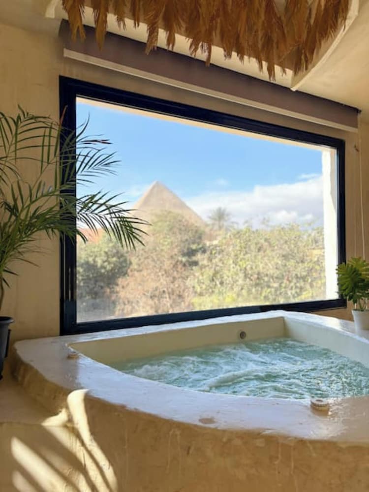 3 Pyramids View Inn 22/47