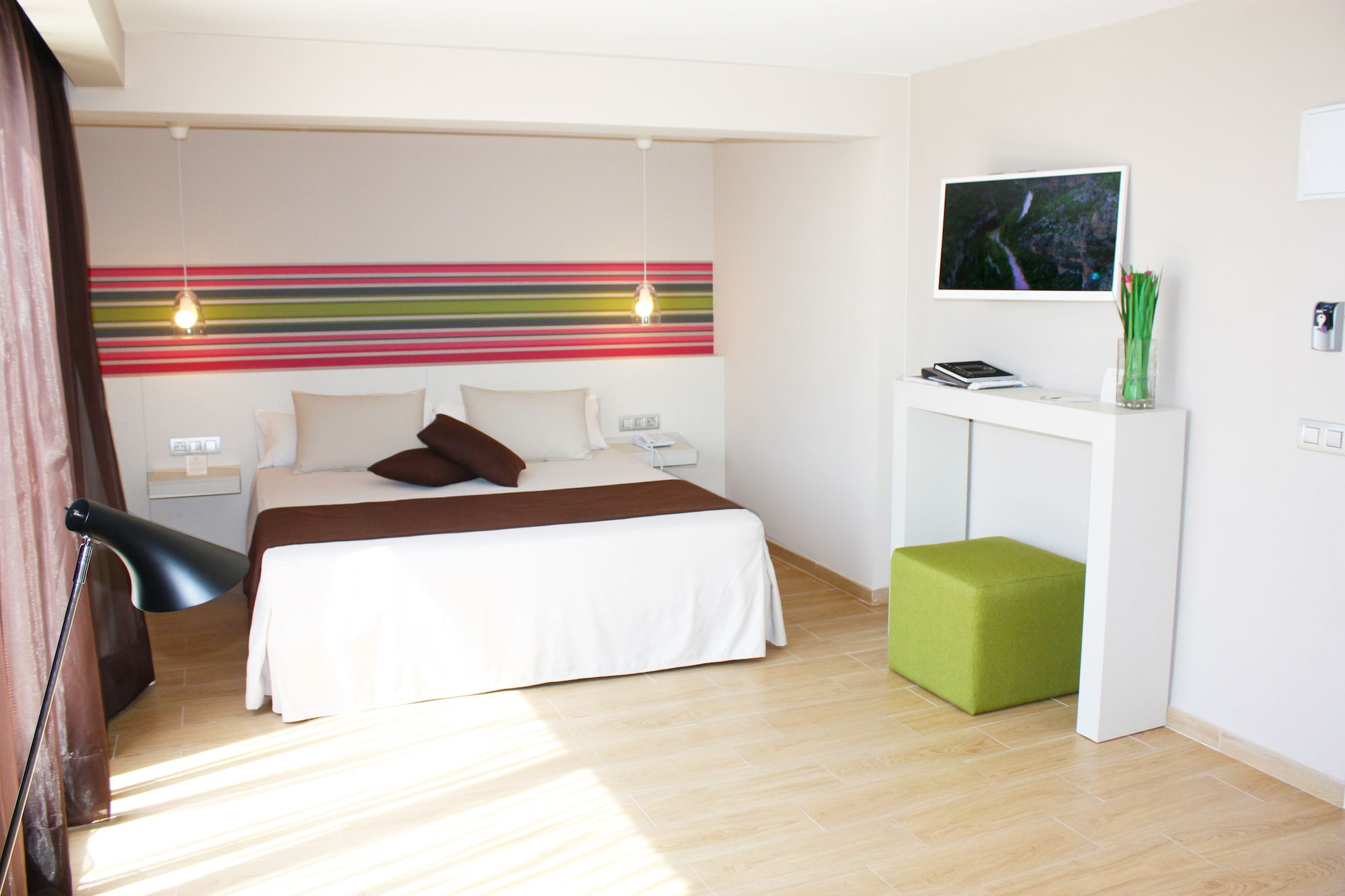 SUPERIOR, DOUBLE BED