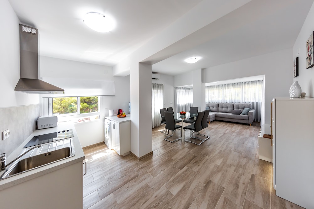 Sonrisa Apartments 25/50