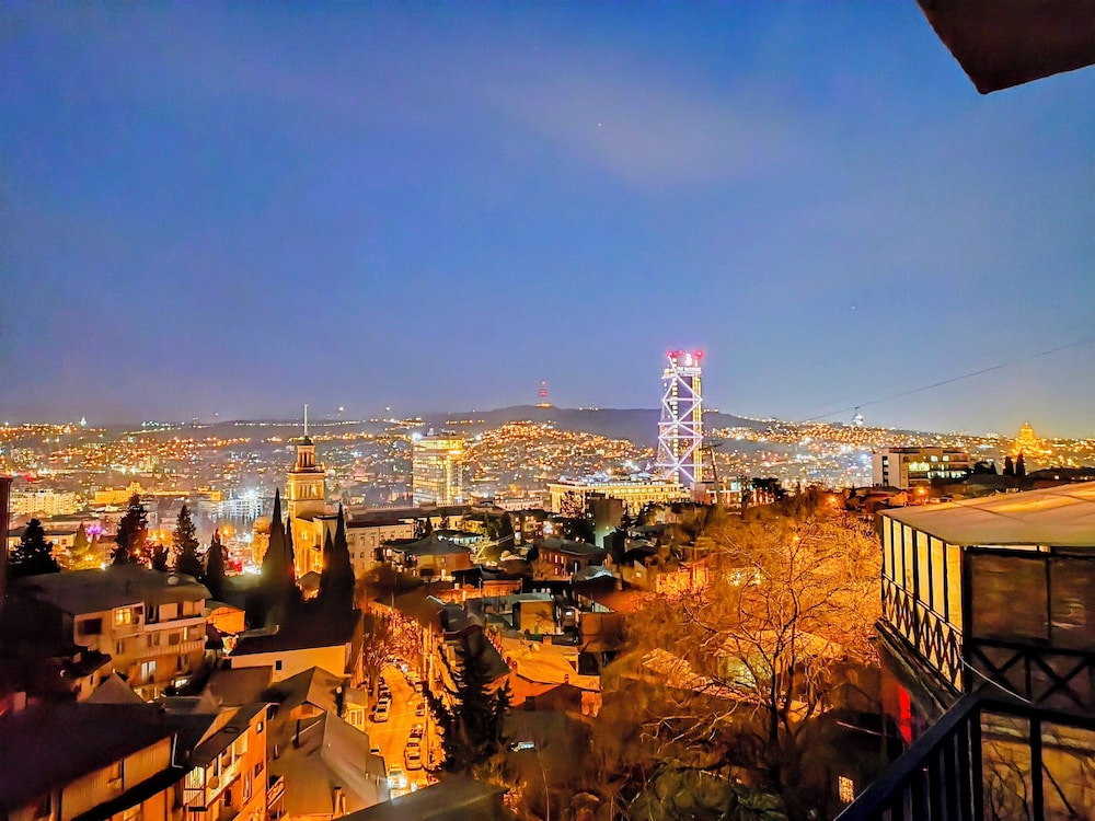 Andza Tbilisi Hotel 77/84