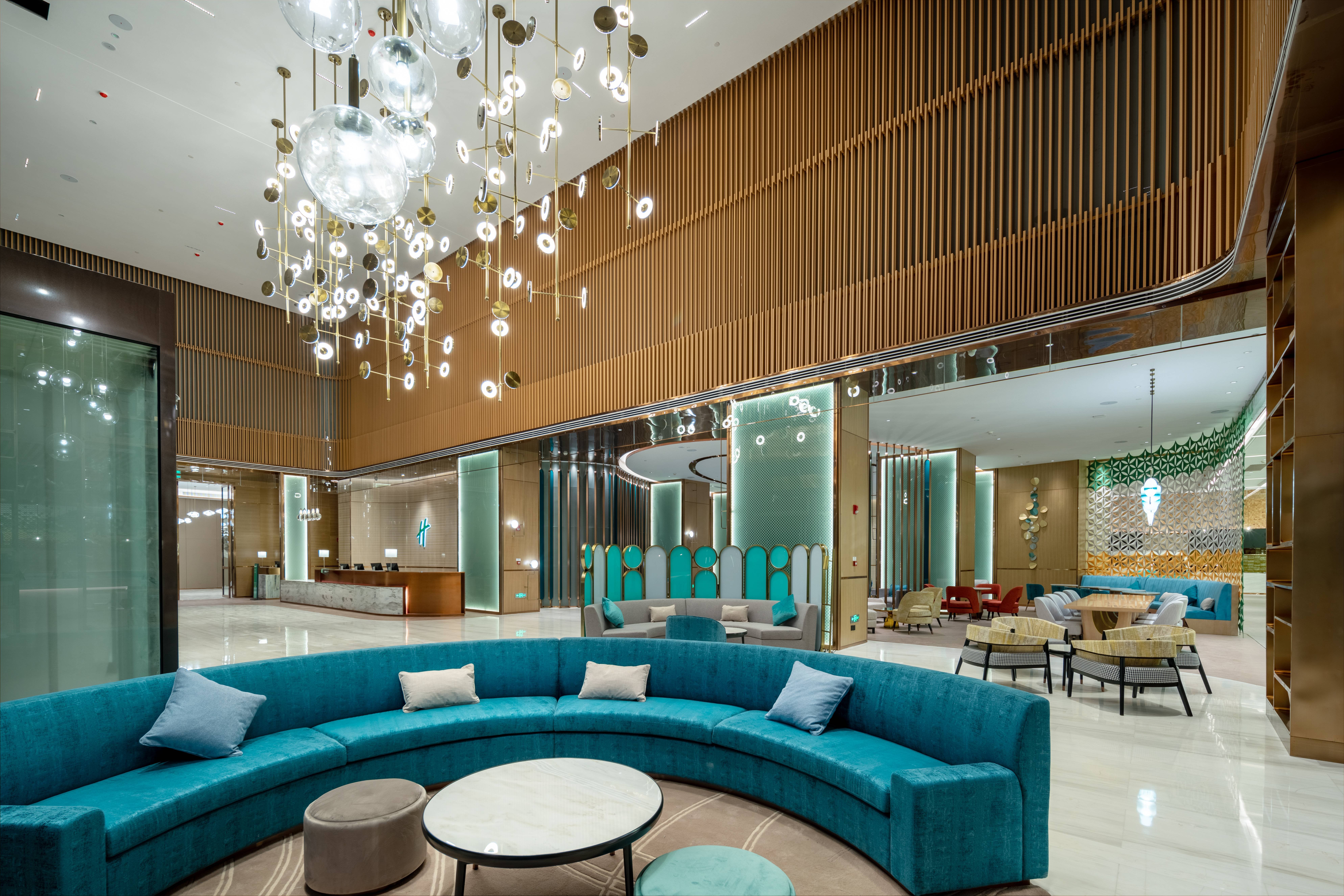 Holiday Inn Fuyang 11/75