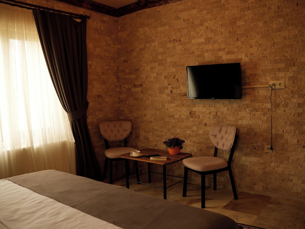 Calina Otel 36/50