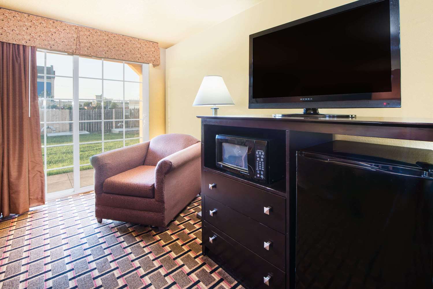Days Inn by Wyndham Joplin 24/32