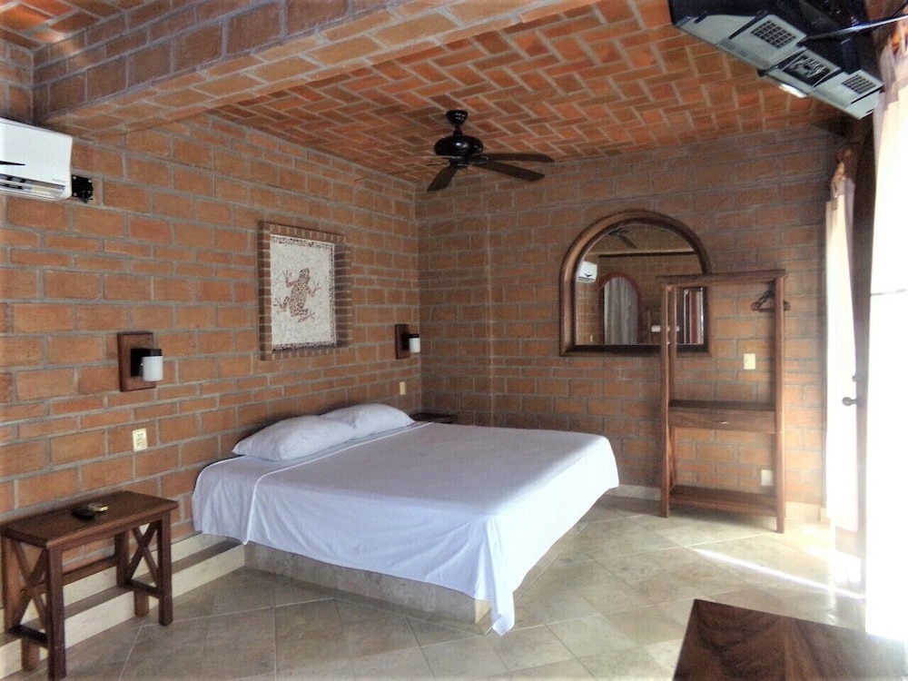 Hotel Casa del Lirio 13/46