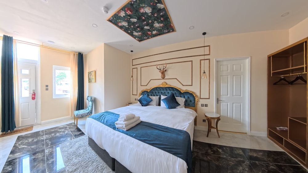 EXECUTIVE, DOUBLE BED