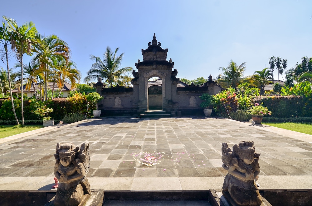 Aneka Lovina Villas And Spa 16/56