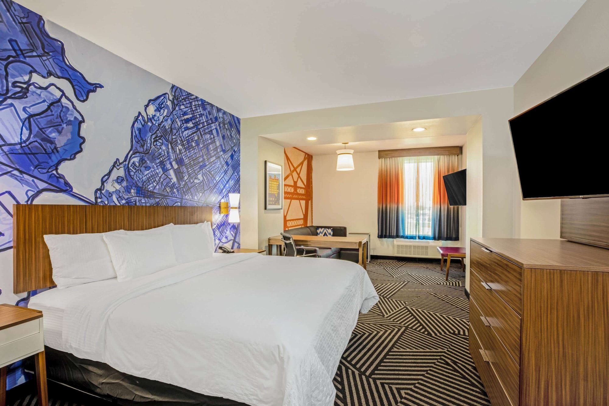 EXECUTIVE, KING BED