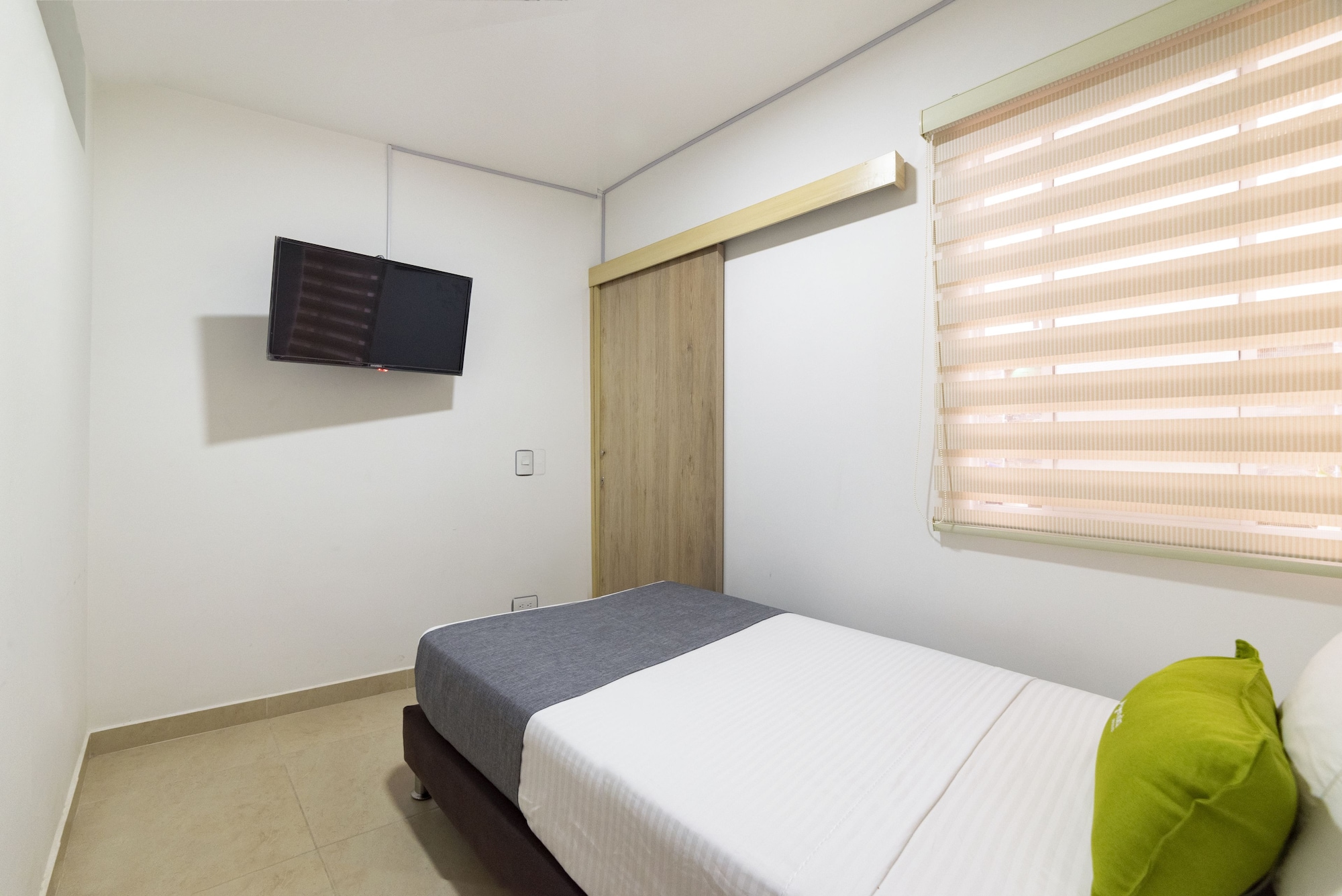Room, Single, Single Bed