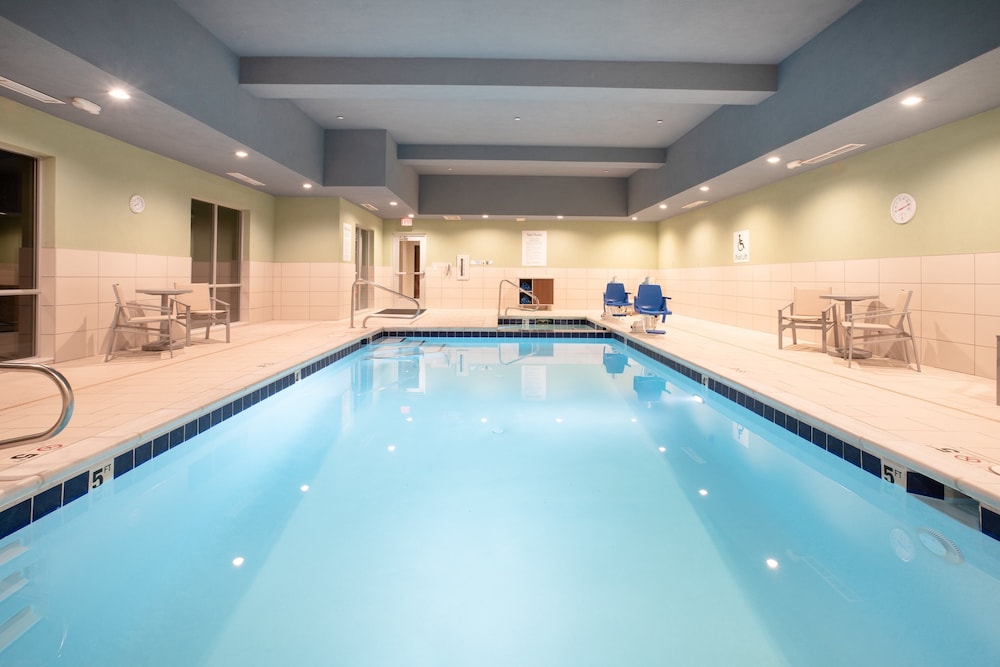 HOLIDAY INN EXPRESS & SUITES STERLING 7/56