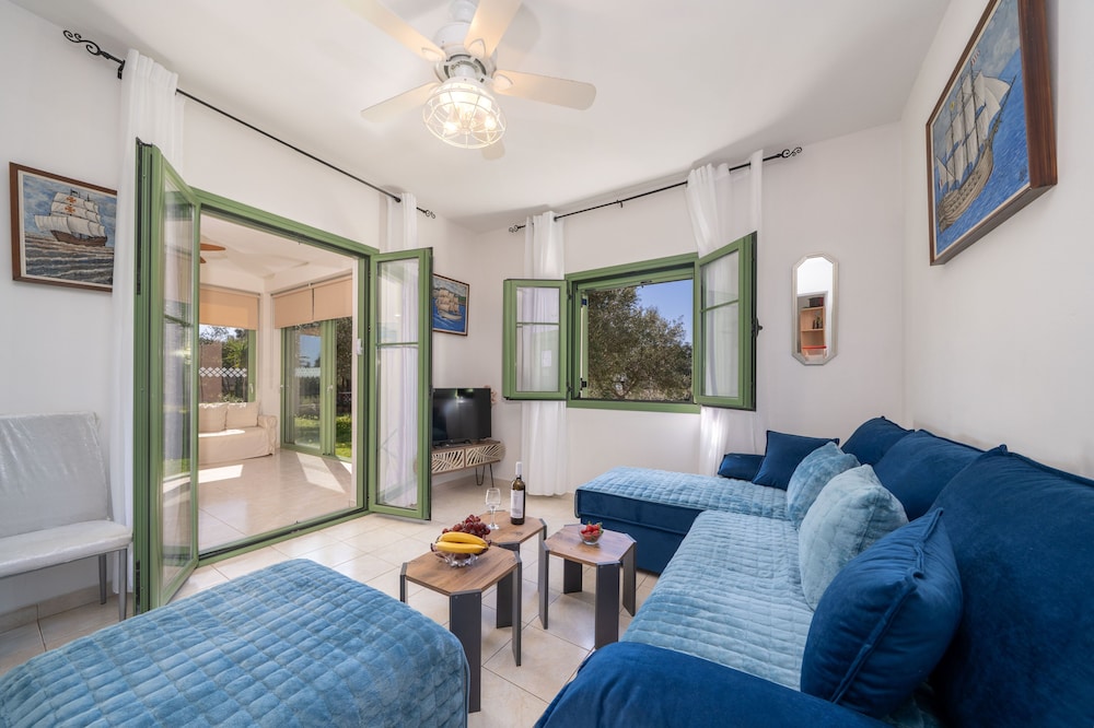 Monambeles Villas 38/76