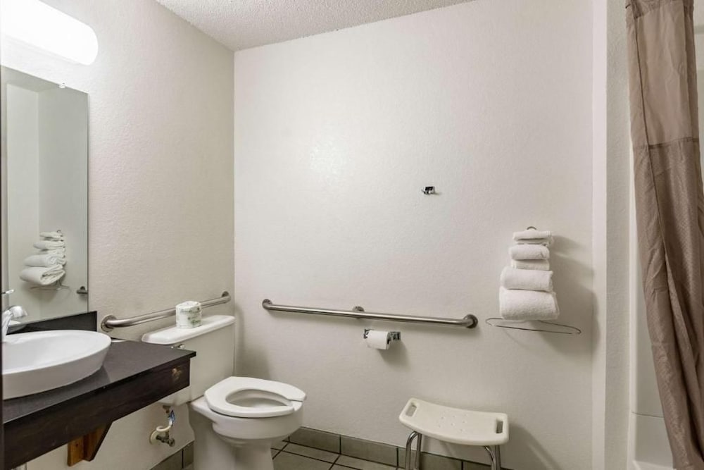 Motel6 Salisbury, MD 59/63