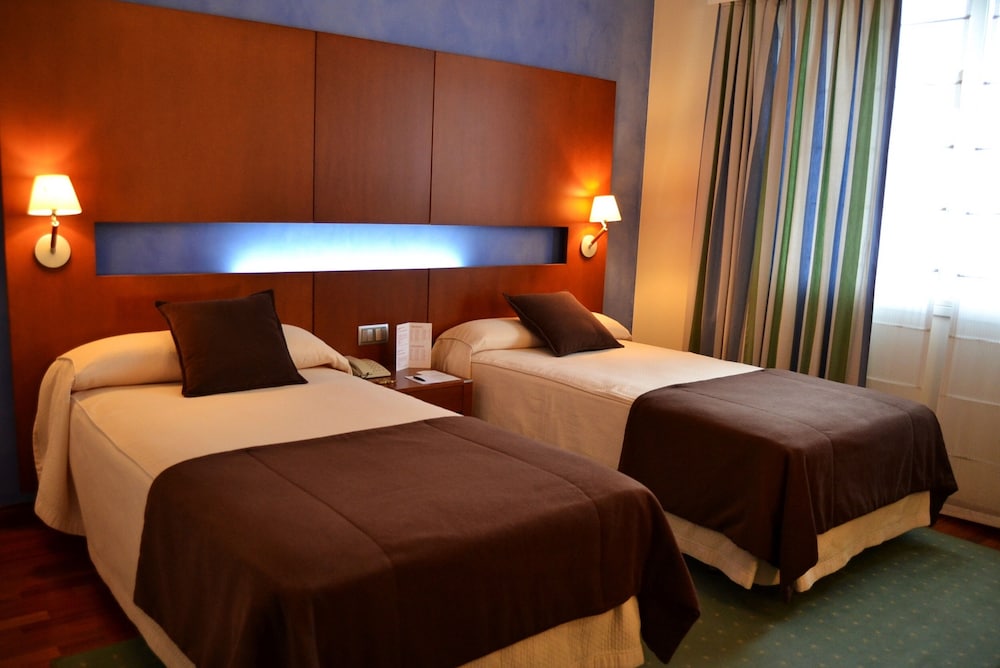 Maroa Hotel Ex Hotel America Vigo 4/48