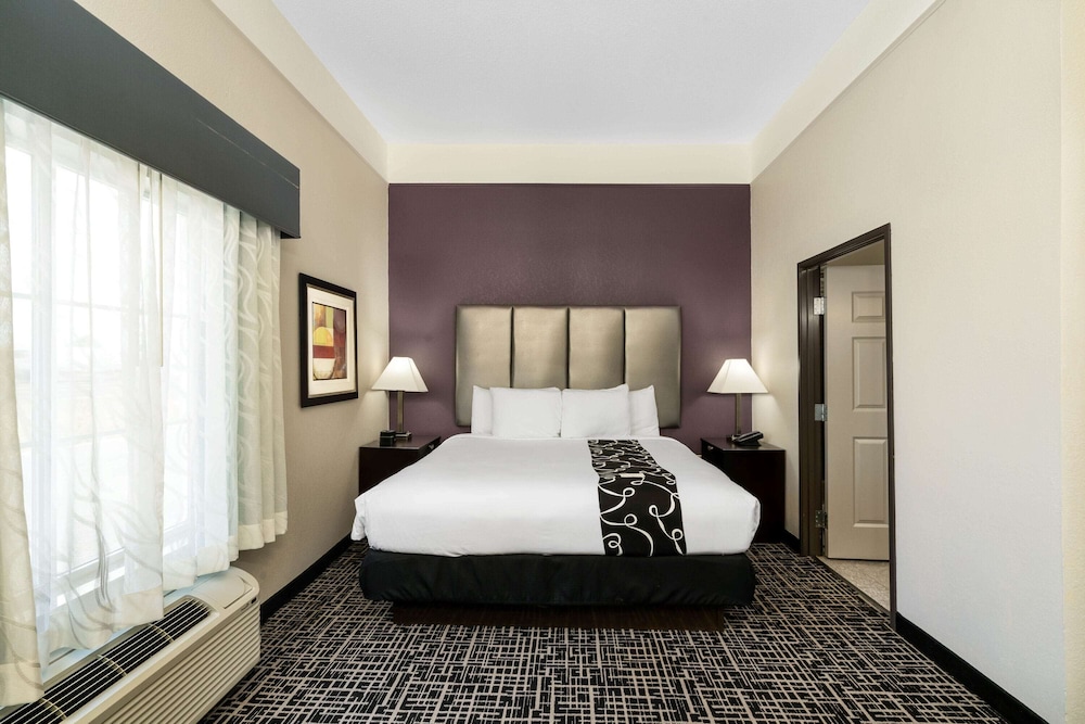 La Quinta Inn & Suites by Wyndham Canton MS 14/37