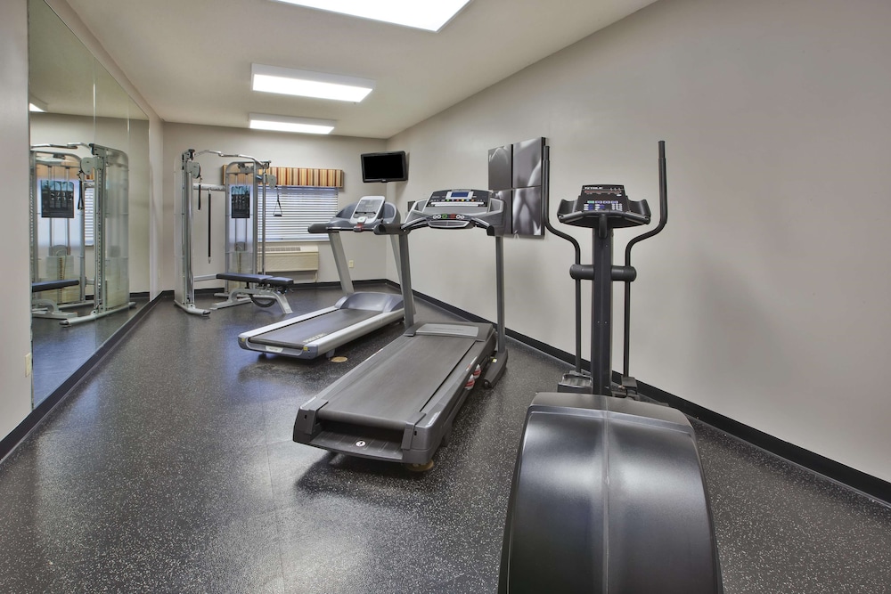 Country Inn and Suites By Radisson Big Rapids MI 20/30