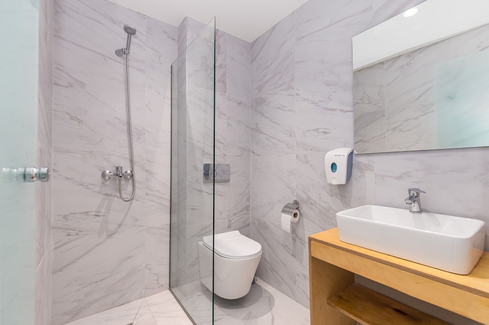 Aqua Luxury Suites 73/76